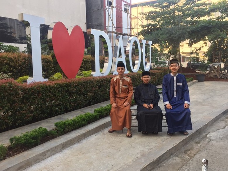 3 Santri Muda Indonesia akan Jadi Imam Tarawih di Korsel 3 Santri Muda Indonesia akan Jadi Imam Tarawih di Korsel