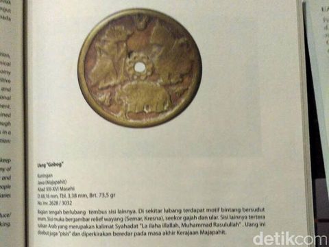 Penjelasan koin seperti dalam buku panduan Museum Nasional halaman 47.