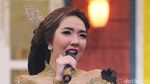Ayu Tenan! Gisel Cantik Berkebaya