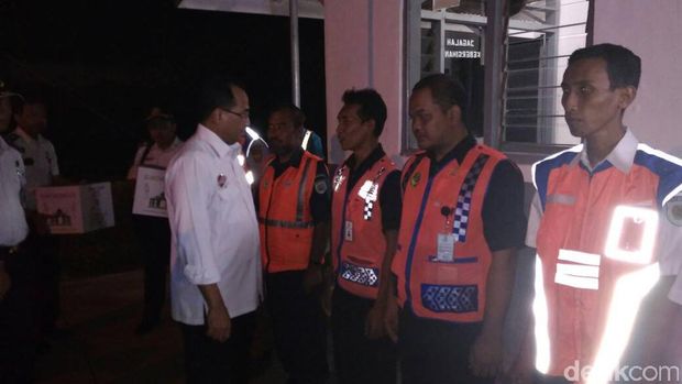 Menhub Budi Karya meninjau Pelabuhan Ketapang, Banyuwangi.