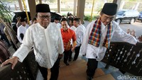 OSO tampak didampingi Ketua Umum Ikatan Cendekiawan Muslim Indonesia (ICMI) Jimly Ashidiqie.