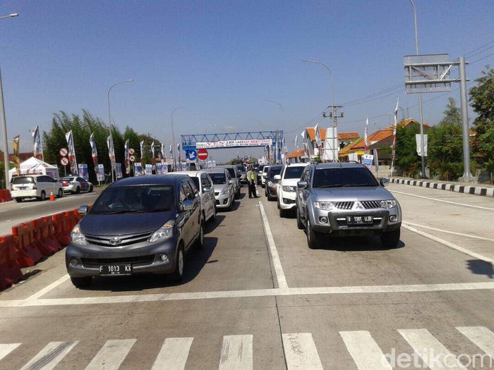 Pejagan dan Brexit Mulai Padat, Didominasi Kendaraan Pelat B