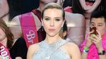 Penampilan Mengkilap dan Klimis Scarlett Johansson