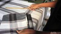Permintaan sarung Majalaya meningkat seiring hari raya Idul Fitri yang tinggal sepekan. (Foto: Wisma Putra/detikcom)