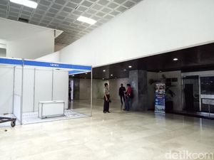 Polisi Cek Lokasi Kebakaran di Gedung Nusantara II DPR/MPR