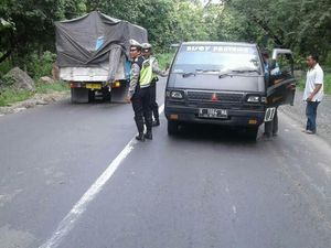 Polisi Siapkan Tambal Ban Mobile di Jalur Hutan Baluran