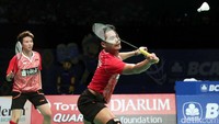 Mereka menang dua game langsung dengan skor 22-20 dan 21-15 dalam waktu 45 menit.