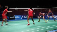 Owi/Butet pastikan tiket ke final usai membabat habis lawa 2 set langsung dengan skor 21-13 21-14.