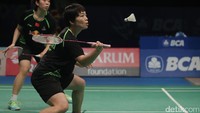 Chen Qingchen dan Jia Yifan bermain solid.