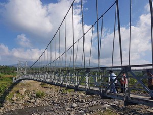 Penampakan Jembatan Gantung yang Diresmikan Jokowi di Temanggung