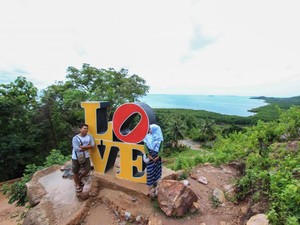 Akhir Pekan Romantis di Karimunjawa, Mau?