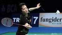 Di gim pertama, Anggia/Ketut kesulitan mengembangkan permainan. Perolehan angka mereka pun selalu tertinggal dari Chen/Jia hingga akhir.
