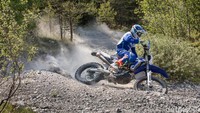 ECU-nya juga sudah dimodifikasi sedemikian rupa agar mesin bisa berfungsi optimal dan cocok dengan knalpot Akrapovic.