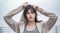 Terlalu raisa, tulis akun inggr*dst. Dan tak lama ada yang mendebat, Kaya mirip megan fox, tulis _shbrifanr*7_. Ngomong-ngomong aktris satu ini juga akrab di layar FTV. Foto: Instagram @ebeccatamara