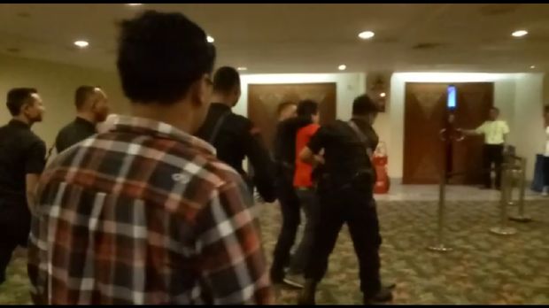 Screenshot video intimimidasi oknum Brimob ke jurnalis Antara