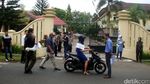 Pelaku Penyerangan Mapolres Banyumas Jalani Rekonstruksi