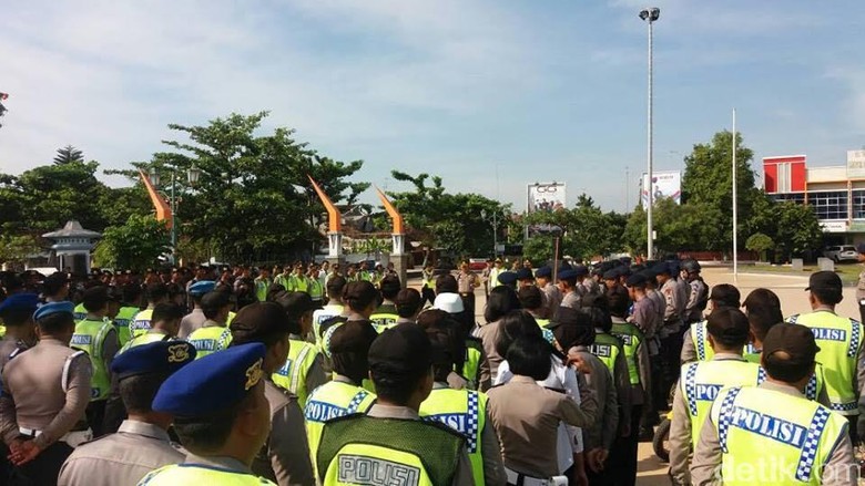 Ratusan Personel Siap Kawal Arus Mudik 2017 di Rembang Ratusan Personel Siap Kawal Arus Mudik 2017 di Rembang