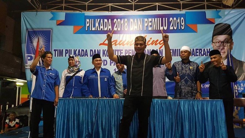 Jargon Vicky Prasetyo Maju Pilwalkot Bekasi: Revolusi Tanpa Batas Jargon Vicky Prasetyo Maju Pilwalkot Bekasi: Revolusi Tanpa Batas