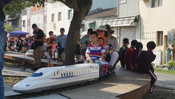 Anda Bisa Naik Miniatur Kereta di Museum Ini