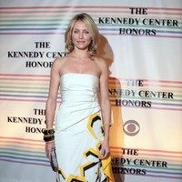 Cameron Diaz arrives at the 30th Annual Kennedy Center Honors December 2, 2007 in Washington, DC. (Photo by Nancy Ostertag/Getty Images)