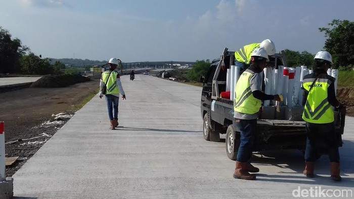 Pemudik Jalur Alternatif Tol Solo - Ngawi Bisa Isi BBM di Km 21