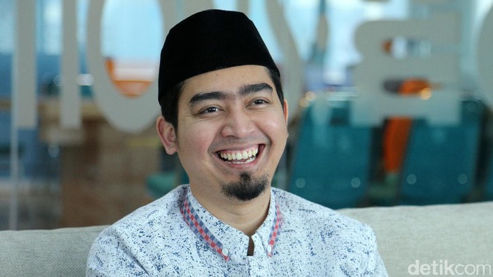 Ustad Solmed saat berkunjung ke kantor detikcom.