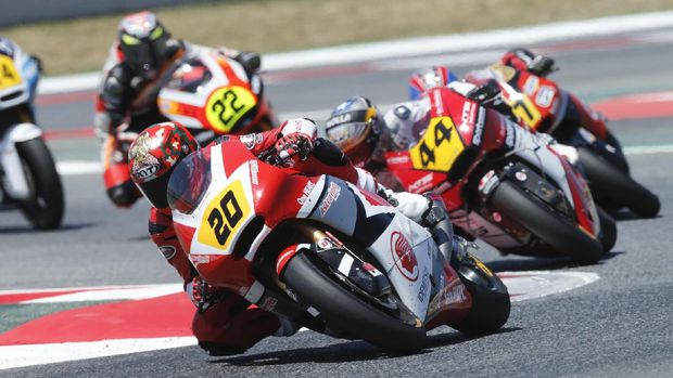 Dimas Ekky Naik Podium di Catalunya