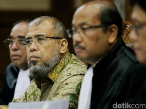 Patrialis Tegaskan Tak Pernah Mau Bicara Uang dengan Penyuapnya