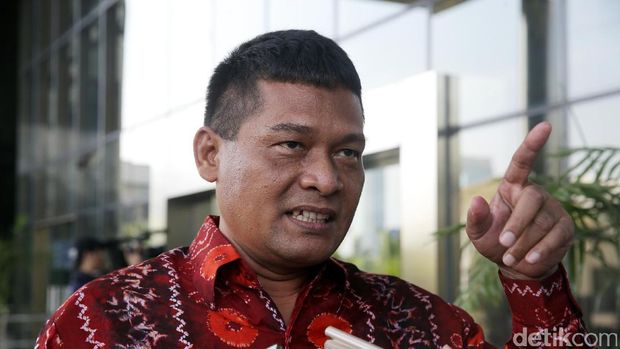 Dari Bui, PNS Tajir Pemilik 19 Mobil Sebut Sejumlah Hakim Terlibat