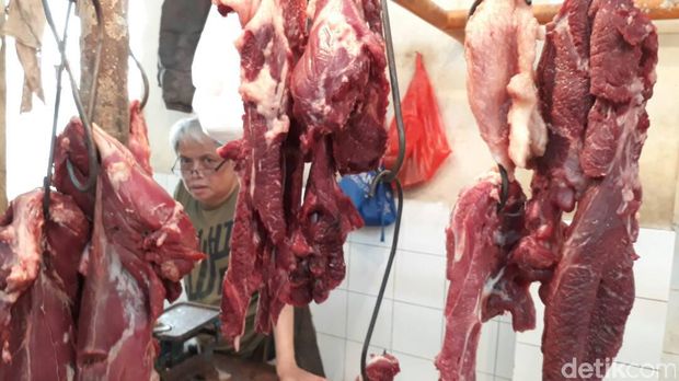 Pedagang daging sapi di Pasar Gondangdia