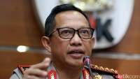 Kapolri Jenderal Tito Karnavian mengatakan, penanganan terhadap kasus teror seperti yang dialami Novel tak mudah untuk diungkap. Namun Polri dipastikan Tito mengerahkan sumber daya yang dimiliki guna pengungkapan kasus. 