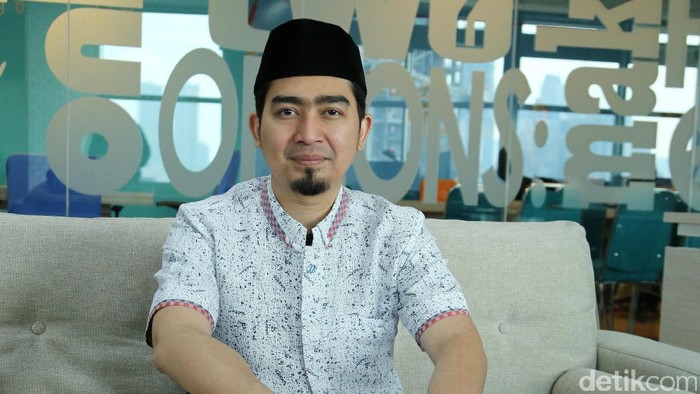 Ustad Solmed saat berkunjung ke kantor detikcom.