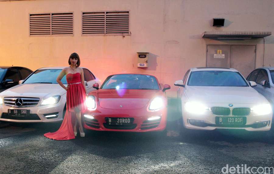 Kumpulan Foto Gaya dan Penampilan Roro Fitria