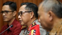 Tito sempat menyinggung tentang pernyataan Novel kepada media internasional, Time, yaitu kecurigaan keterlibatan jenderal polisi di kasusnya. Menurut Tito, hal itu perlu dicek kembali apakah benar-benar fakta atau isu belaka.