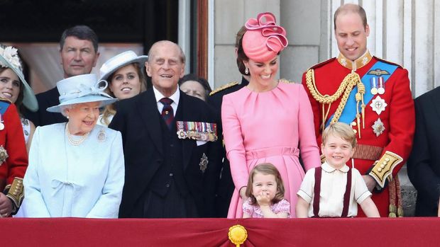 Pangeran George dan Putri Charlotte Curi Perhatian di Acara Parade