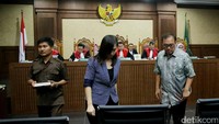 Sidang ini berisi agenda mendengarkan keterangan saksi sekretaris petinggi CV Sumber Laut Perkasa Ng Fenny dan Basuki Hariman.