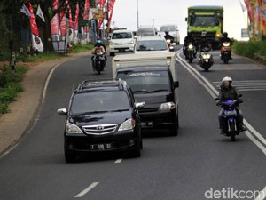 Jalur Selatan Mulai Diserbu Pemudik, Nagreg-Limbangan Macet 9 Km