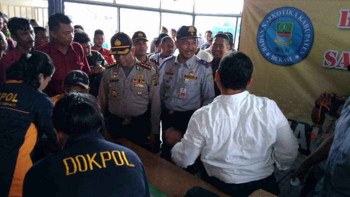 Sopir Bus Angkutan Mudik di Bekasi Dites Urine