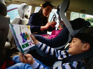 Macet Saat Mudik? Ajak Anak Main Ini Yuk Supaya Tak Bosan