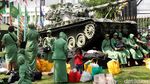 Ketika Prajurit TNI Berburu Sembako Murah