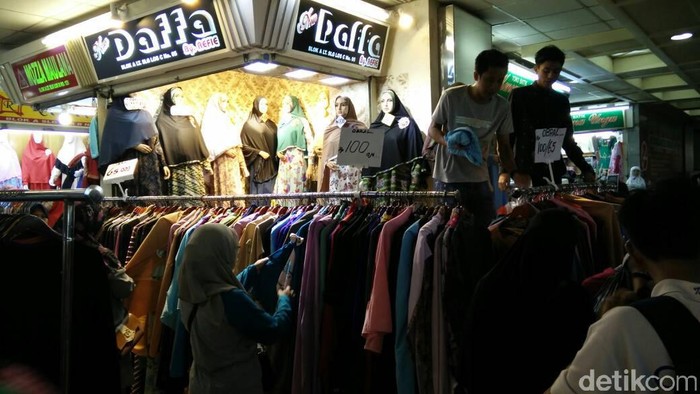 Berkah Ramadan, Omzet Pedagang Tanah Abang Capai Rp 50 Juta/Hari