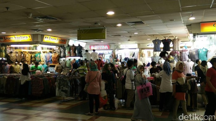 Sampai Kapan Pasar Tanah Abang Ramai Pembeli?