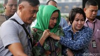Sang istri juga tiba di KPK Jalan Kuningan Persada, Jakarta Selatan, Selasa (20/6/2017) sekitar pukul 16.29 WIB.