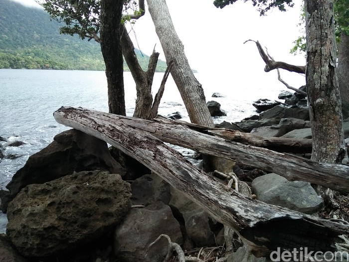 Pantai Perawan Tanpa Nama di Ujung Sabang