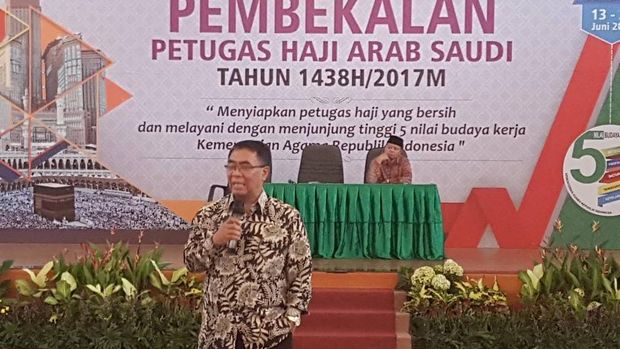 Sodik memberi pembekalan kepala rombongan Haji / 