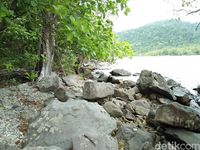 Pantai ini sangat sepi dan tenang (Bonauli/detikTravel)