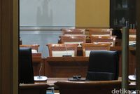 Gedung DPR Sepi di H-5 Lebaran / 