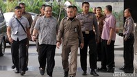 Operasi tangkap tangan (OTT) yang dilakukan KPK terhadap Gubernur Bengkulu Ridwan Mukti dan istrinya, Lily Martiani Maddari diduga terkait suap dari pihak swasta.