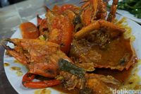 Seafood 45 Huah Disengat Pedasnya Kepiting Saus Padang