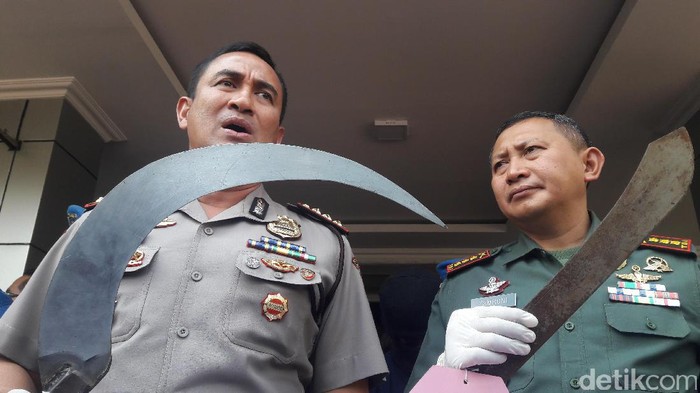 Polisi Periksa 8 Remaja Yang Bawa Celurit Hingga Golok Saat Sotr